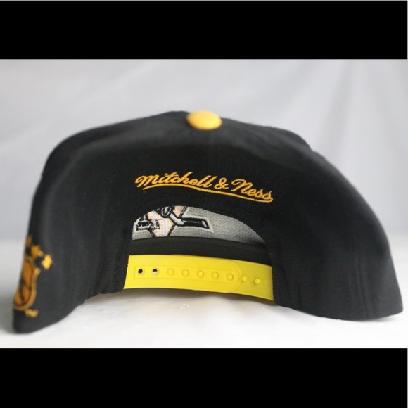 VINTAGE Pittsburgh Penguins Mitchell & Ness Hat - Picture 4 of 9